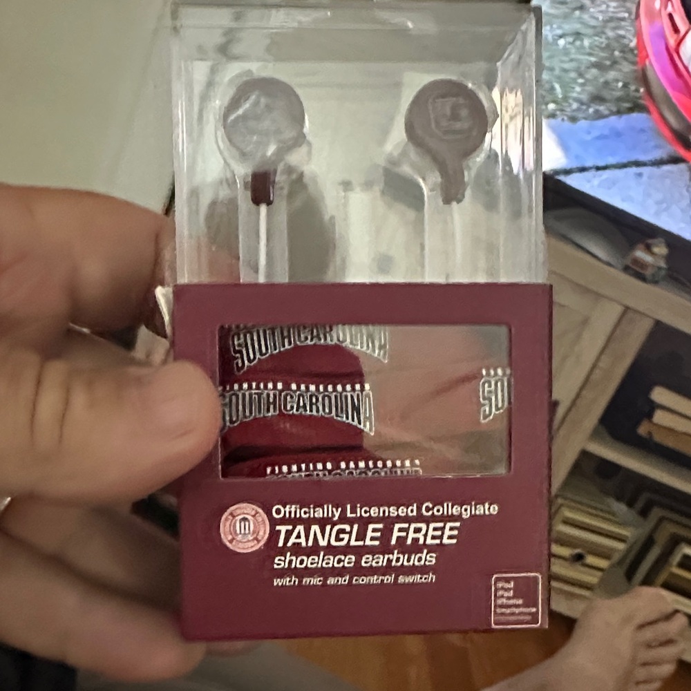 South Carolina Tangle Free Earbuds - Red